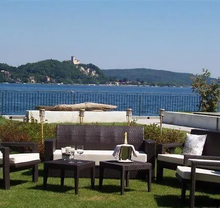 Sleeps 2 Pool T421412 * Meina