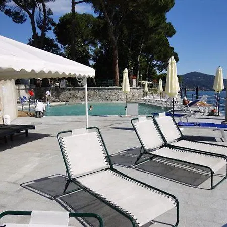 Apartment Sleeps 2 Pool T421412 *